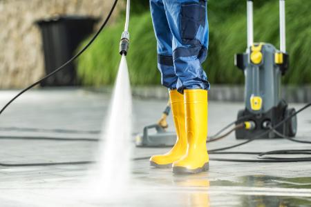 Softwashing vs Pressure Washing: Which Method Is Best for Your Home?